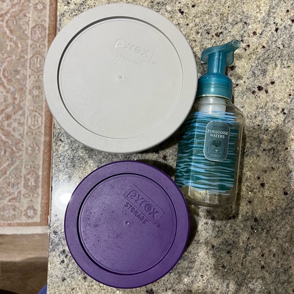 Pyrex Replacement Lid Set - Red, Gray, Purple - Picture 3 of 3